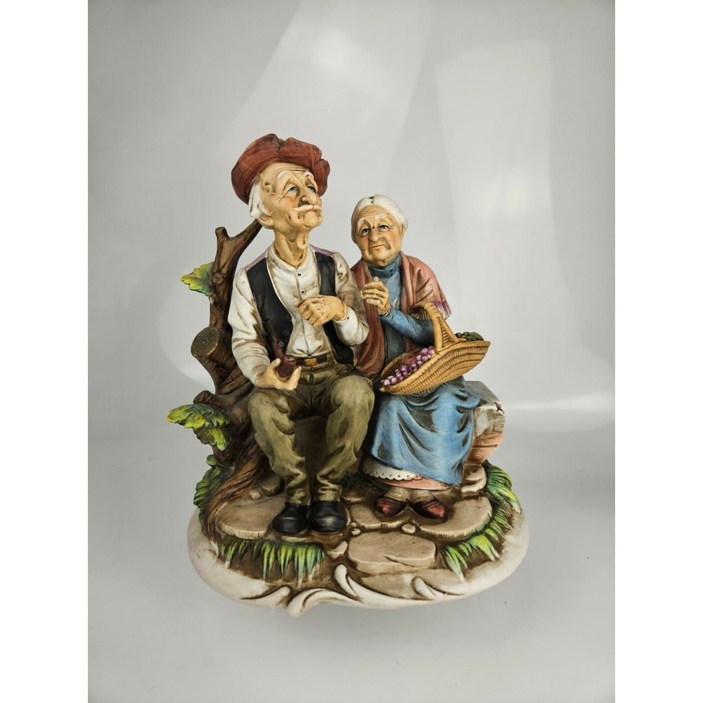 Vintage Couple Figurine Rustic Village Bench‎ Scene Cottage Decor